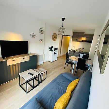 Appartement Au Port De Saint Cyprien Luaran gambar