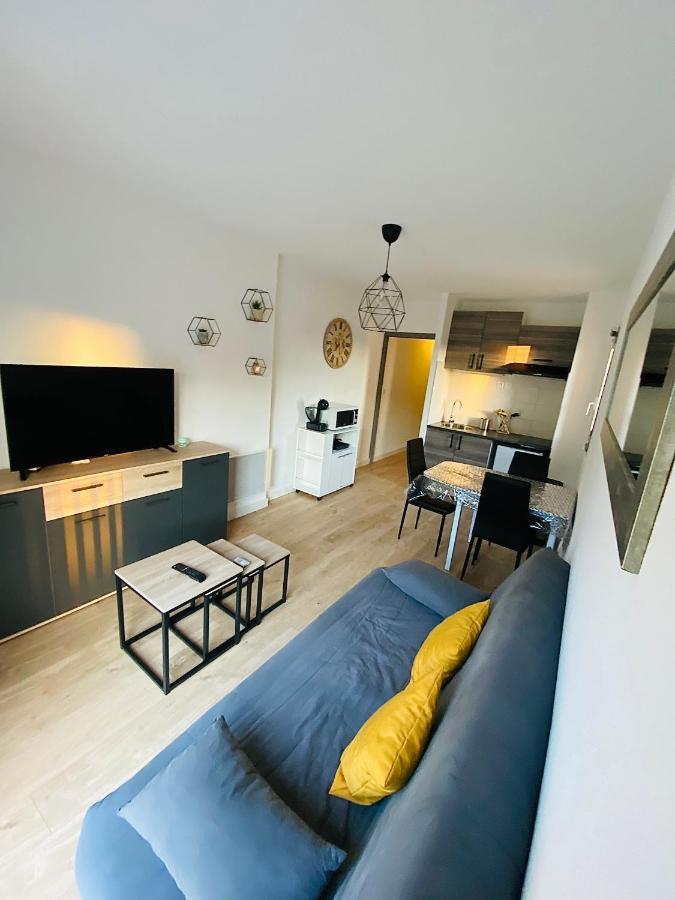 Appartement Au Port De Saint Cyprien Luaran gambar